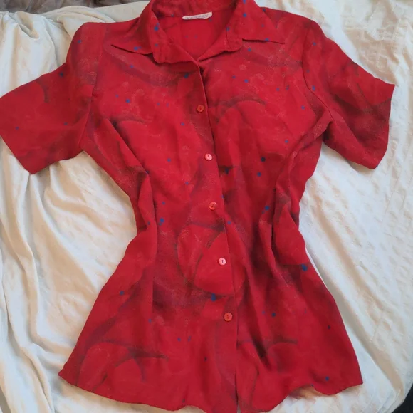 Vintage Button Up in Red - Picture 3 of 4
